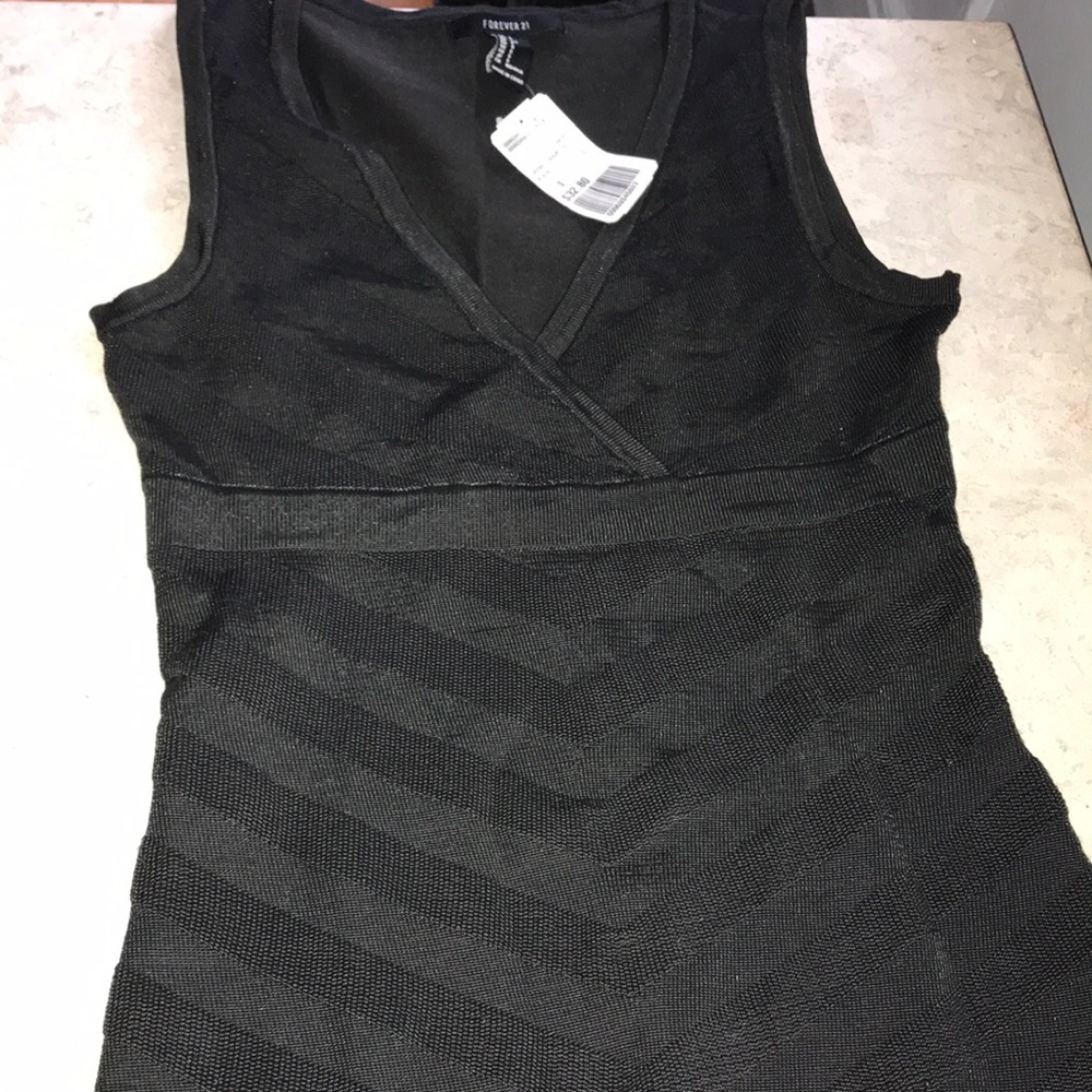 Black bodycon dress
